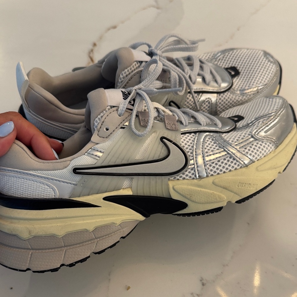 Nike Women's Silver and Cream Athletic Shoes